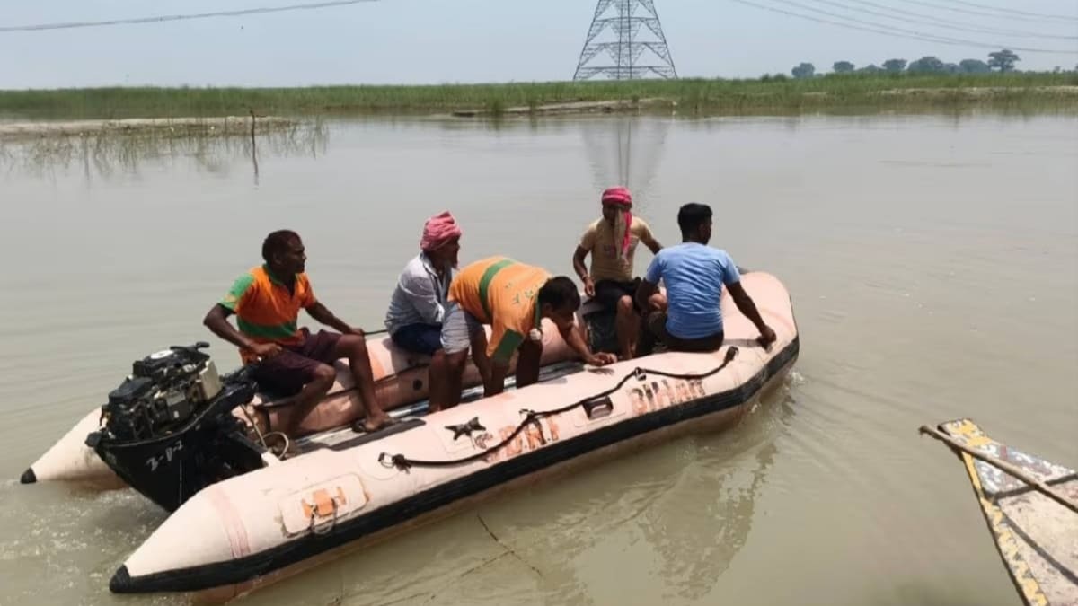 गोपालगंज में नाव हादसे के चौथे दिन दूसरी किशोरी कृति का शव बरामद, तीसरी की तलाश जारी
