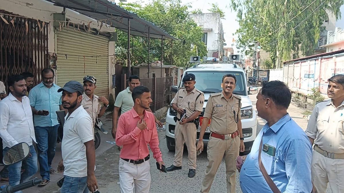 जयनगर में दिनदहाड़े 6 लाख की लूट: हथियारबंद अपराधियों ने मैनेजर को बनाया निशाना