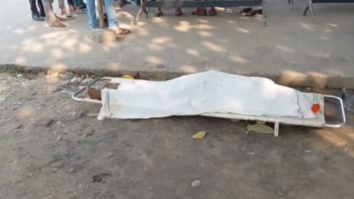 सासाराम के NH-19 पर भीषण सड़क हादसा, पिकअप ने ट्रैक्टर चालक को रौंदा, मौके पर मौत