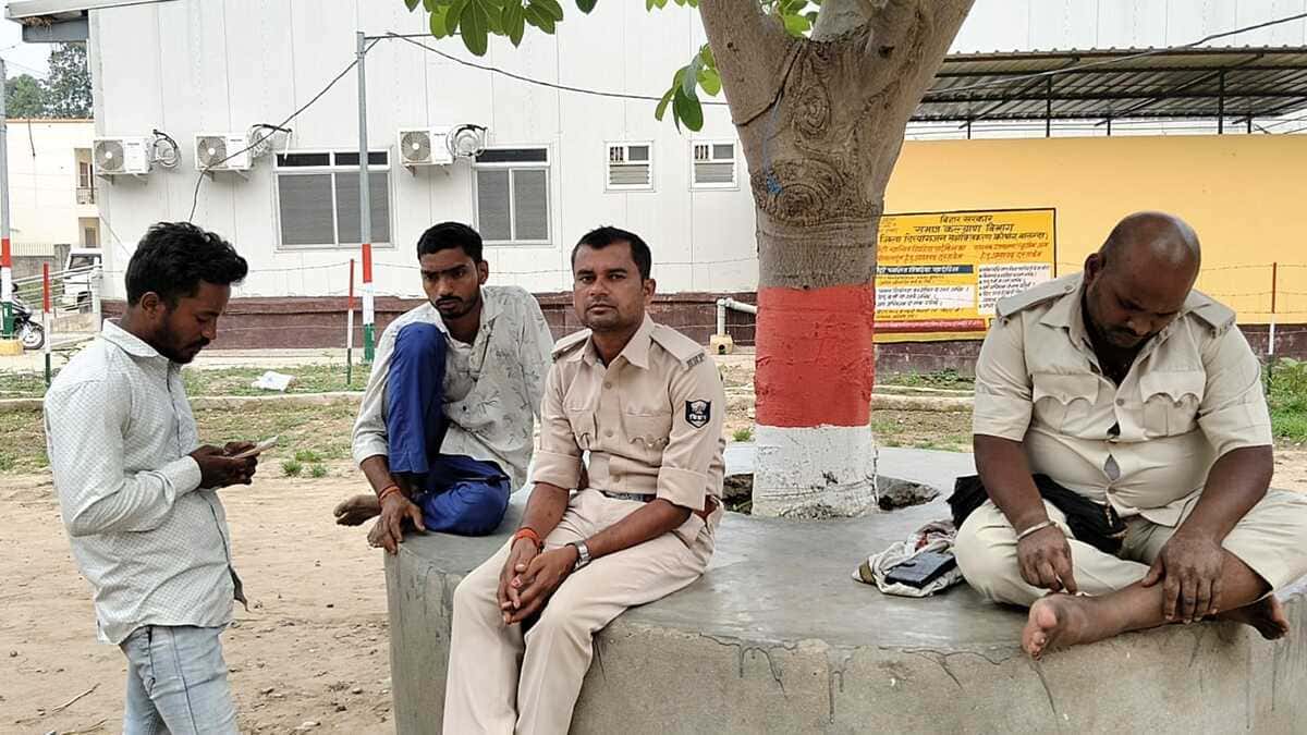 ​दिल्ली से लौटा युवक, नालंदा में मिला क्षत-विक्षत शव, मौत पर गहराया रहस्य, पुलिस खंगाल रही सुराग