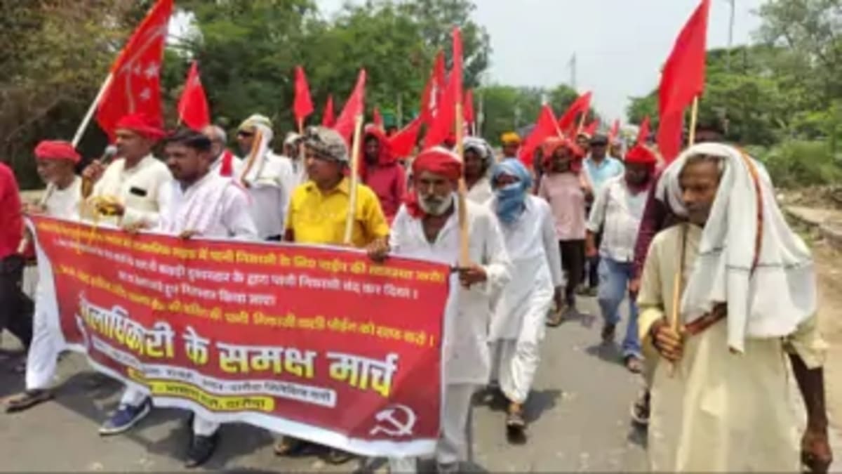 ​सड़कों पर उतरी भाकपा माले: दारौंदा में महंगाई और बेरोजगारी के खिलाफ प्रदर्शन, प्रशासन को दिया अल्टीमेटम