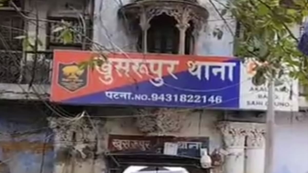 चैनपुर में फायरिंग से दहला इलाका: बालू सप्लाई के विवाद में मासूम बच्ची को लगी गोली, 3 की हालत गंभीर