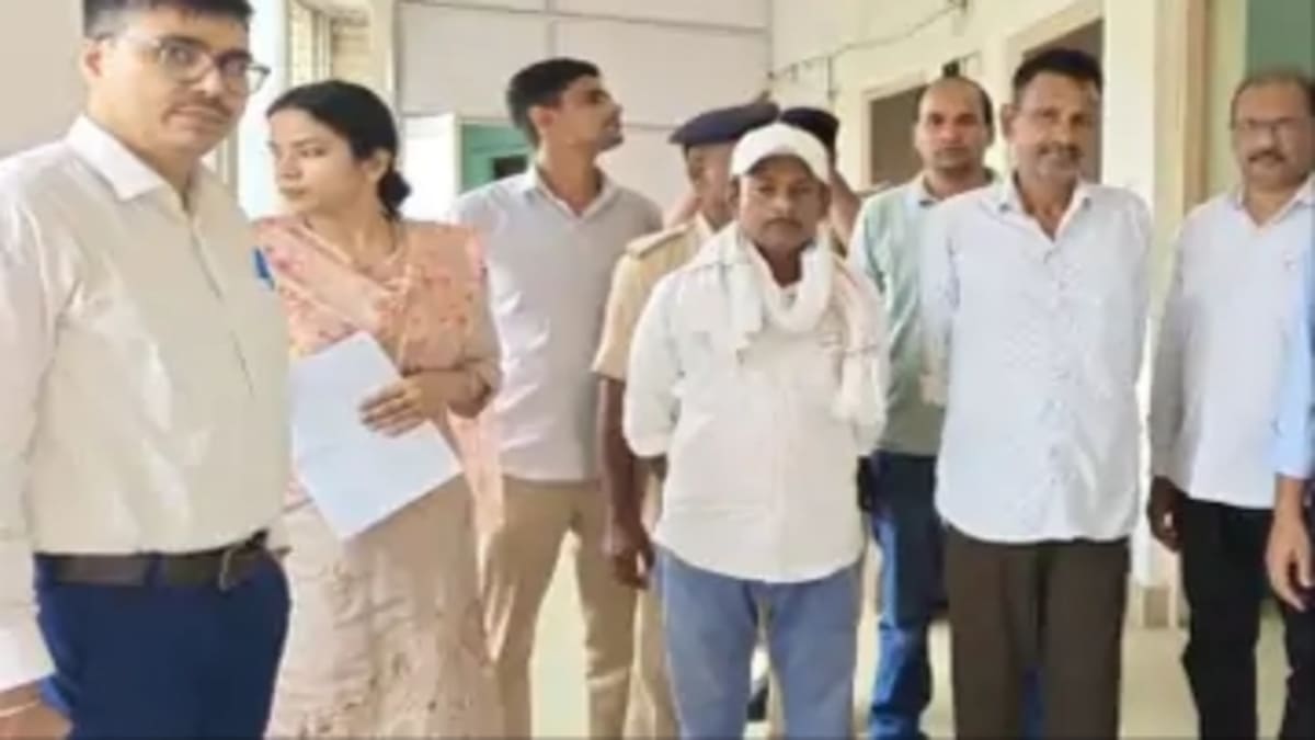 पटना में राजस्व कर्मचारी और दलाल रिश्वत लेते रंगेहाथ गिरफ्तार, जांच रिपोर्ट के नाम पर मांगी थी 50 हजार की घूस