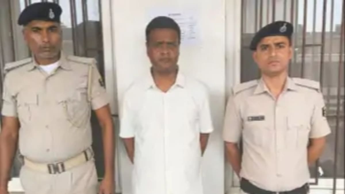 बिहार टेंडर घोटाला: रिशुश्री के मोबाइल में मिला IAS भैया का नंबर, ठेकेदार का करीबी संतोष गिरफ्तार