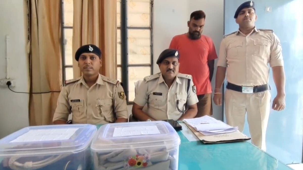 फर्जी पुलिस बनकर ठगी करने वाला शातिर गिरफ्तार, सुगौली पुलिस ने नाकाम की लूट की बड़ी योजना