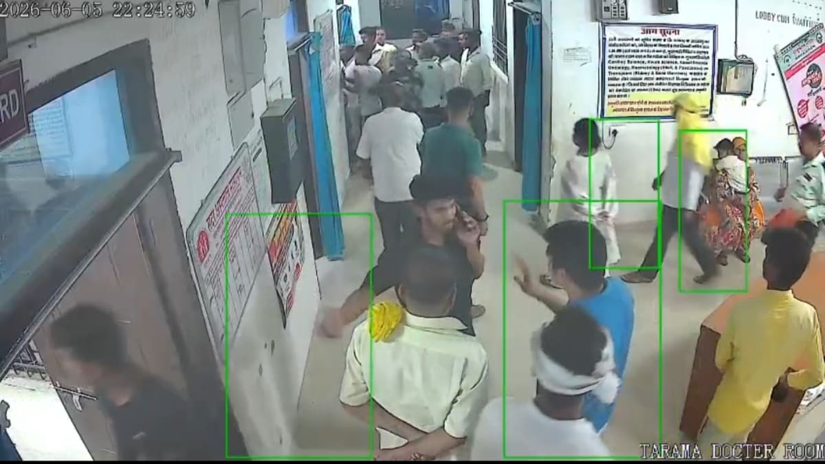 ​सासाराम सदर अस्पताल में हंगामा: मरीज की मौत के बाद परिजनों का बवाल, जमकर हुई तोड़फोड़