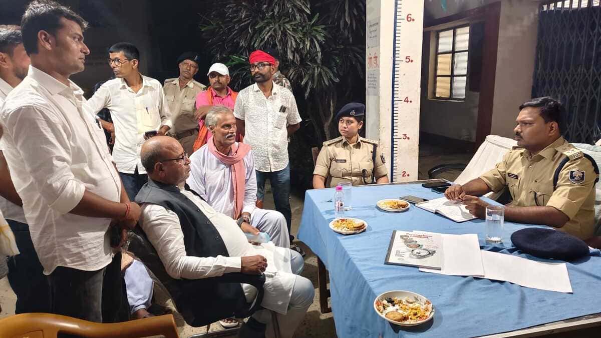 मधुबनी में मंत्री अरुण शंकर प्रसाद के काफिले पर हमला, बाल-बाल बचे मंत्री, जांच में जुटी पुलिस