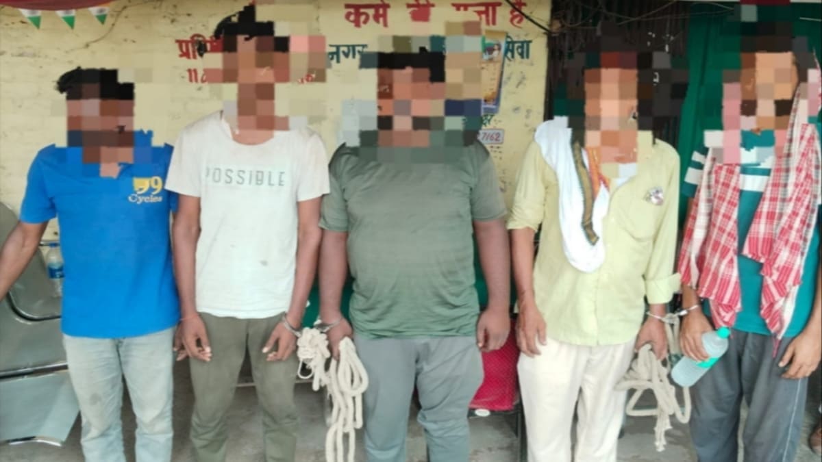 सारण में बाइक चोर गिरोह का भंडाफोड़, तीन चोर व दो कबाड़ी गिरफ्तार