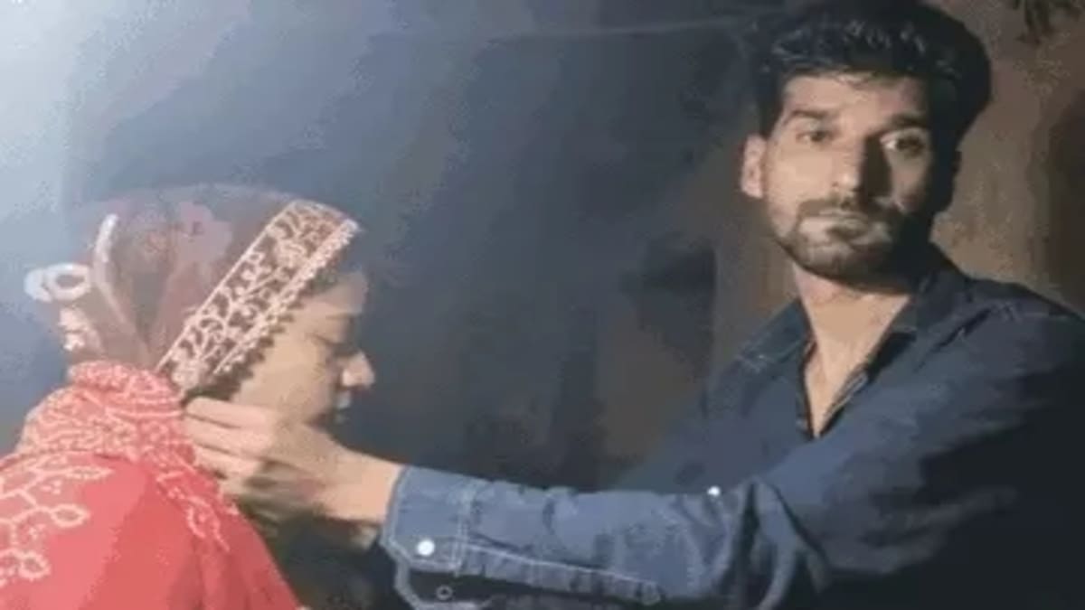 शादी की रस्में हुईं पूरी, विदाई से पहले गहने और कैश समेटकर दुल्हन समेत पूरा परिवार फरार