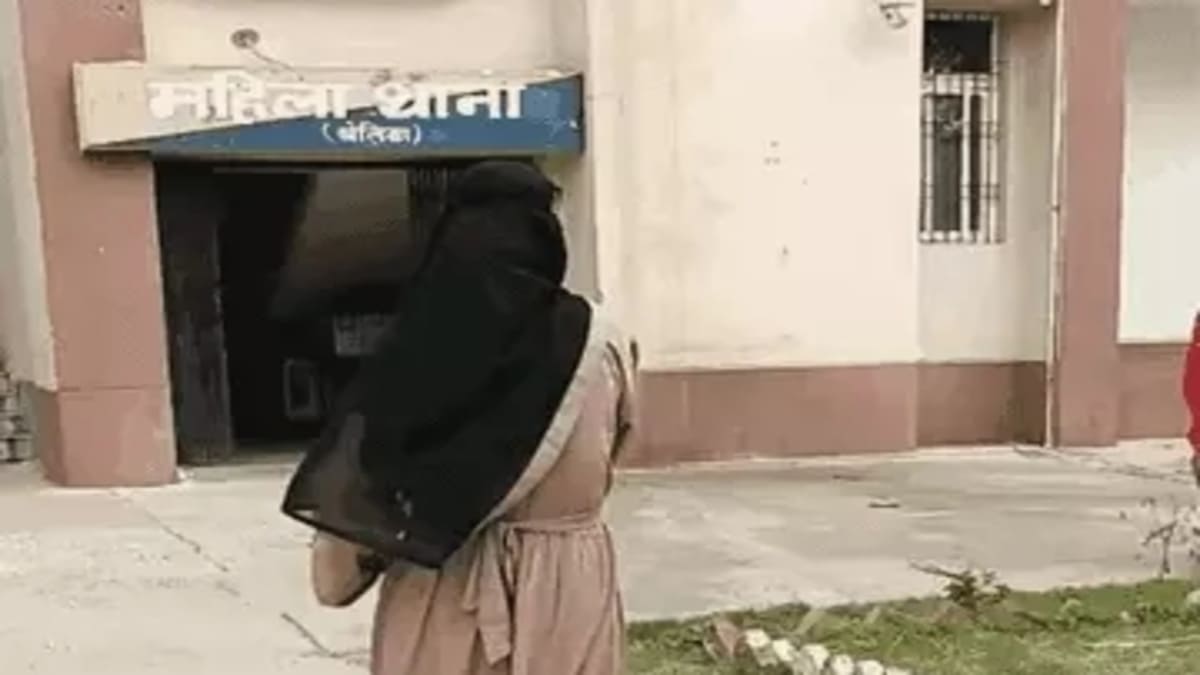 बेतिया में शादी का झांसा देकर युवती के साथ दुष्कर्म का मामला, आरोपी फरार