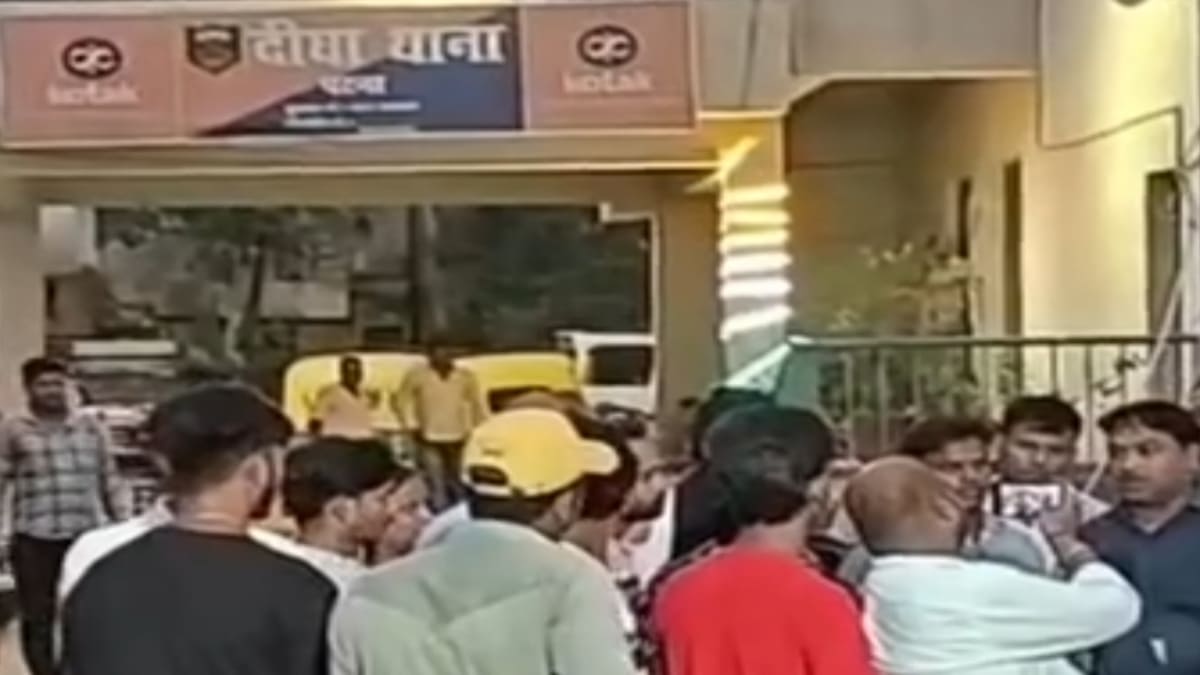 पटना में ज्वेलरी लूटने का अजीबोगरीब प्रयास, स्प्रे के दम पर वारदात को अंजाम देने वाली युवतियां गिरफ्तार