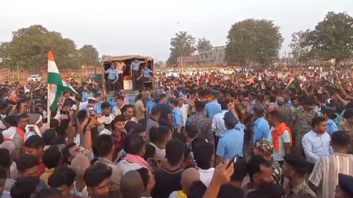 जहानाबाद के वीर सपूत का अंतिम संस्कार: शहीद फ्लाइट लेफ्टिनेंट शुभम कुमार को नम आंखों से दी गई विदाई
