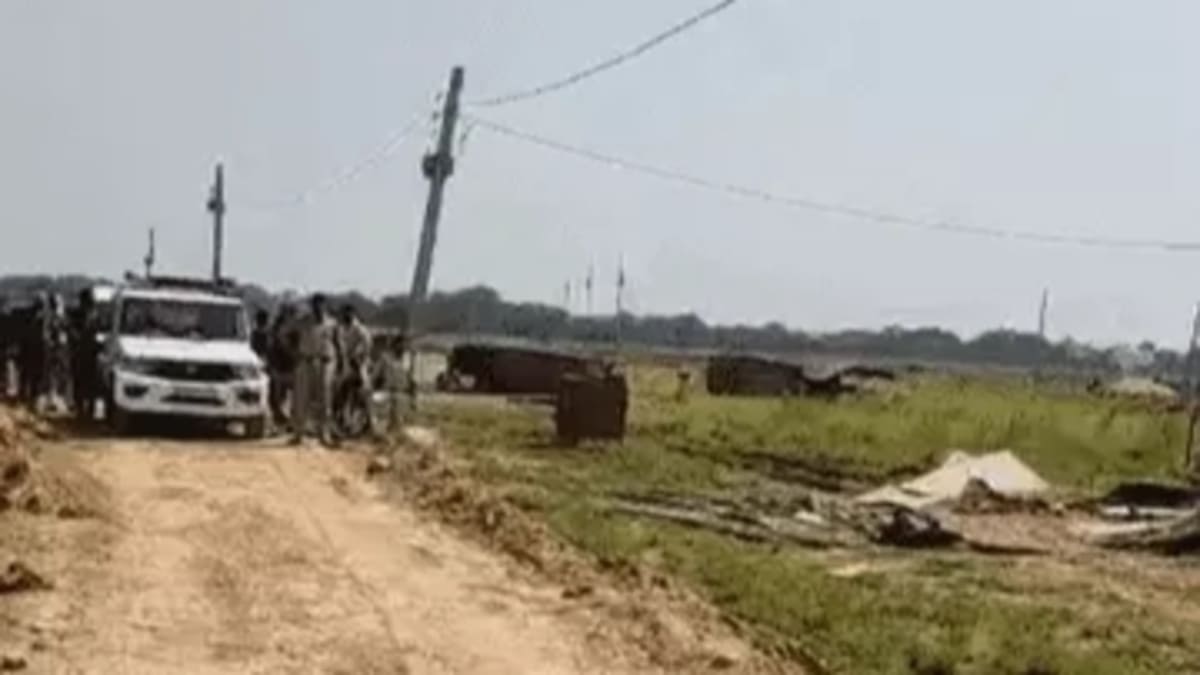 सबको ठोक दूंगा चिल्लाते हुए पुलिस पर तानी पिस्टल, फिर खुद खाया गोली, अब अस्पताल में भर्ती