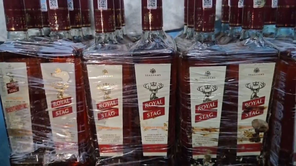 ​मुर्गा व्यापार की आड़ में शराब का अवैध साम्राज्य, 10 लाख की खेप के साथ दो तस्कर गिरफ्तार