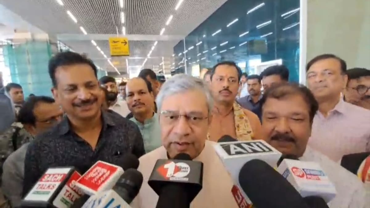 मढ़ौरा के इंजन अब केन्या की पटरियों पर दौड़ेंगे, रेल मंत्री ने पटना में विकास कार्यों का लिया जायजा
