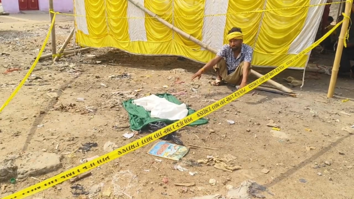 डेहरी के बारह पत्थर मोहल्ले में कचरे के ढेर में लावारिस हालत में मिला नवजात का शव, जांच में जुटी पुलिस