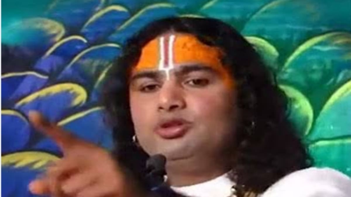 भरत तिवारी एनकाउंटर पर अनिरुद्धाचार्य का सरकार पर बड़ा हमला, कहा- शरण में आए व्यक्ति को मारना पाप