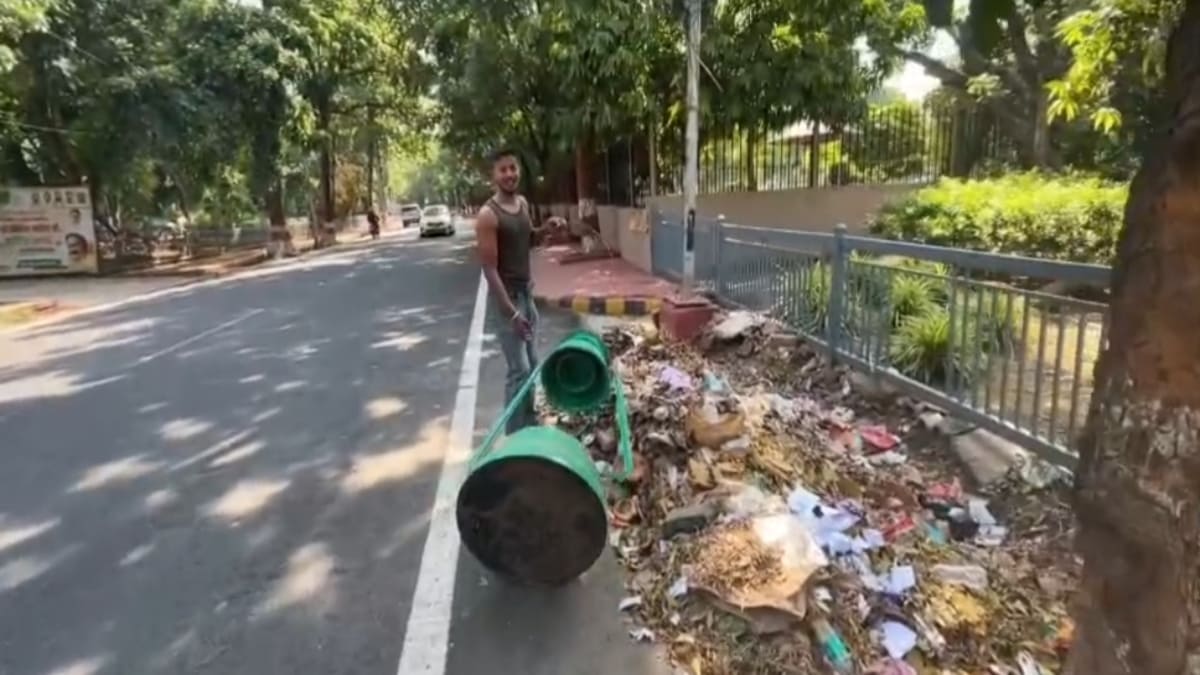​आवास बदलने के साथ बदली तस्वीर, तेज प्रताप के पूर्व बंगले से निकाली गई लालटेन बनी चर्चा का विषय