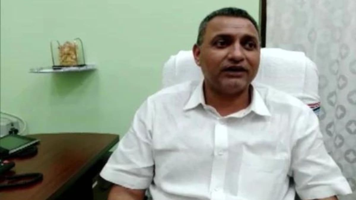 जलाशयों में पानी, फिर भी नहरें सूखी; सांसद सुधाकर सिंह ने सिंचाई व्यवस्था पर सरकार को घेरा
