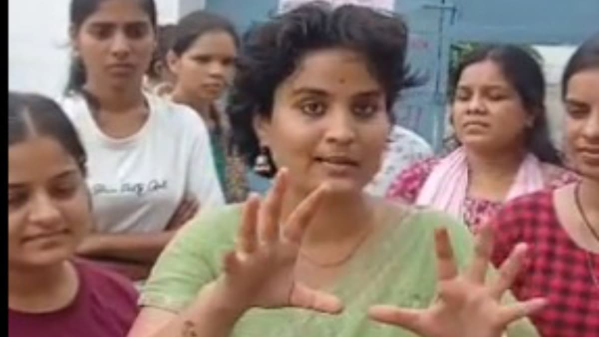 गयाजी कॉलेज प्रशासन की बड़ी लापरवाही, गर्ल्स हॉस्टल में बिना नोटिस मेस बंद, भूख हड़ताल पर उतरीं छात्राएं