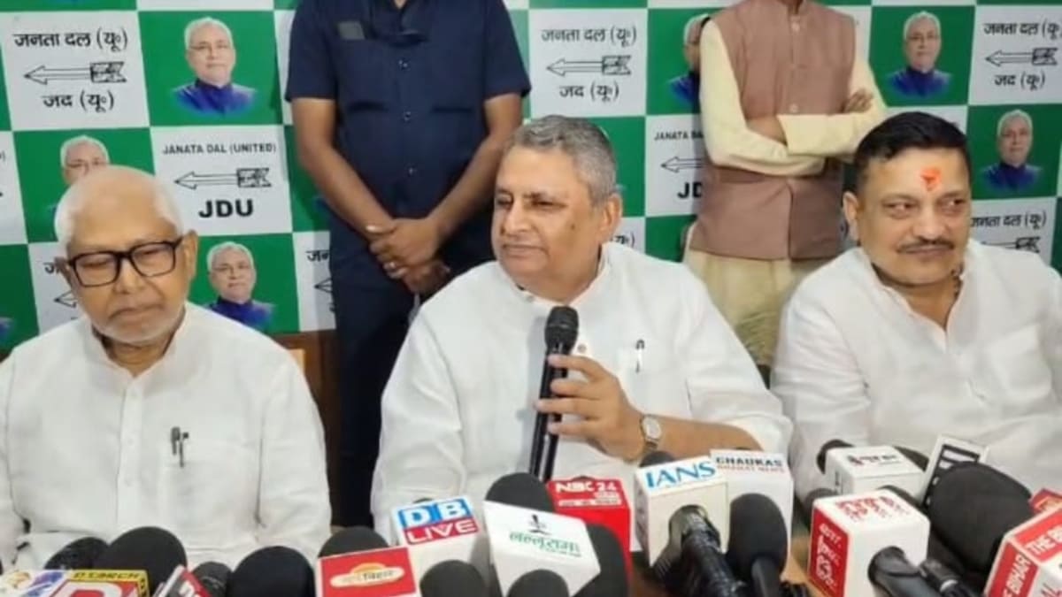 सबूत दीजिए, जांच होगी, भ्रष्टाचार के आरोपों पर गरजे डिप्टी सीएम विजय चौधरी