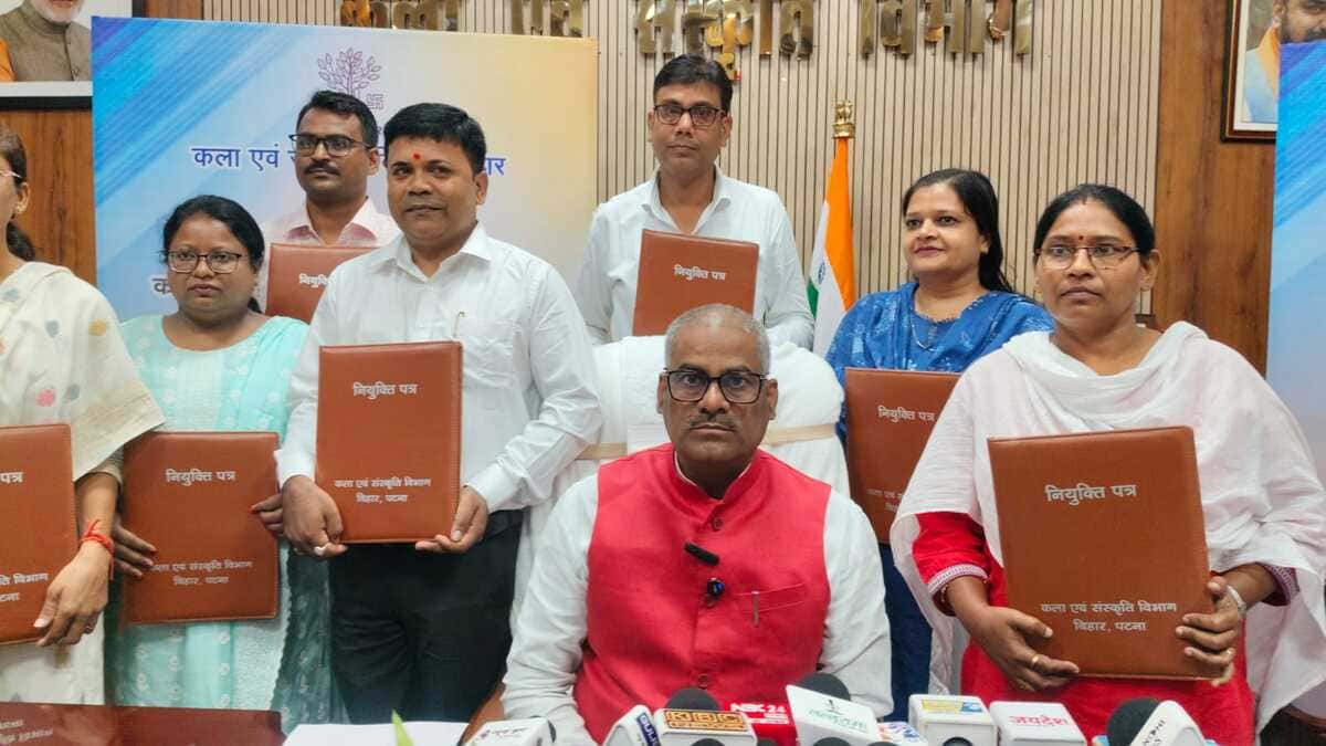 संग्रहालयों को मिली नई टीम, मंत्री प्रमोद चंद्रवंशी ने बांटे नियुक्ति पत्र