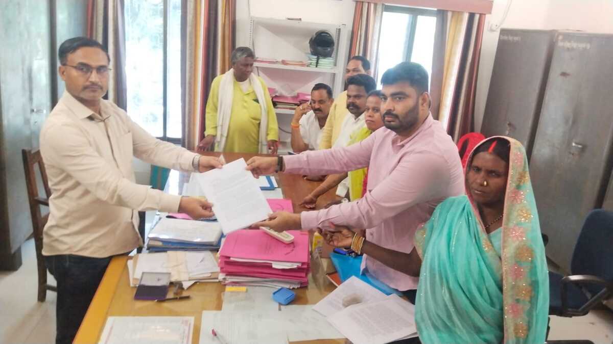 जिला परिषद अध्यक्ष रिंकी सिंह के खिलाफ अविश्वास प्रस्ताव, भ्रष्टाचार के आरोपों से गरमाई सियासत