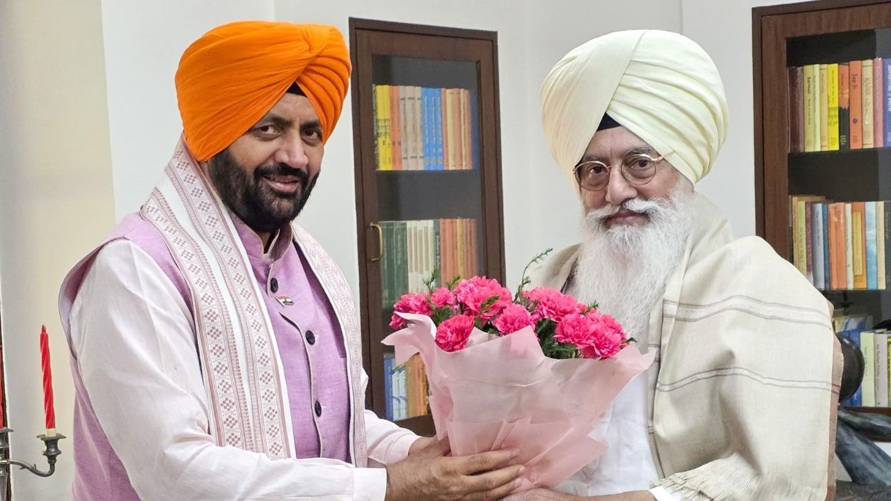 हरियाणा के CM नायब सिंह सैनी ने डेरा ब्यास प्रमुख से की मुलाकात, सामाजिक व जन कल्याणकारी मुद्दों पर हुई चर्चा
