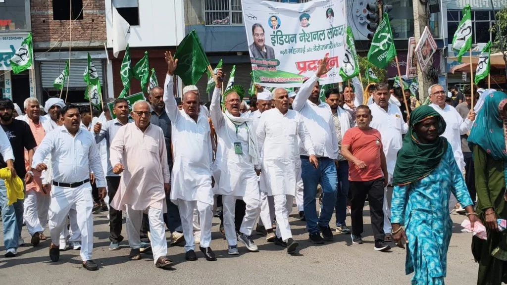 महंगाई, बेरोजगारी और भ्रष्टाचार के खिलाफ भिवानी में इनेलो का प्रदर्शन, प्रधानमंत्री के नाम सौंपा ज्ञापन