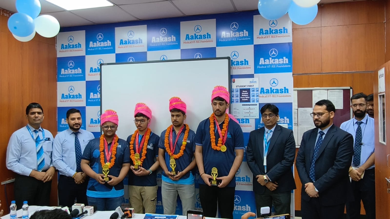 जेईई एडवांस्ड 2026 में आकाश कैथल का शानदार प्रदर्शन, हरि अग्रवाल ने हासिल की AIR 370