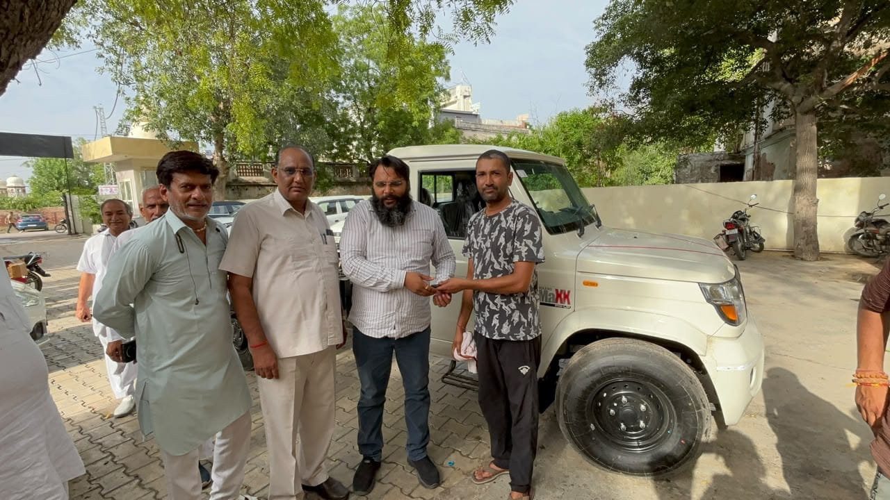 भिवानी में जीव सेवा को मिले नए पंख: सांसद धर्मबीर सिंह ने गौरक्षा दल को भेंट की नई एंबुलेंस