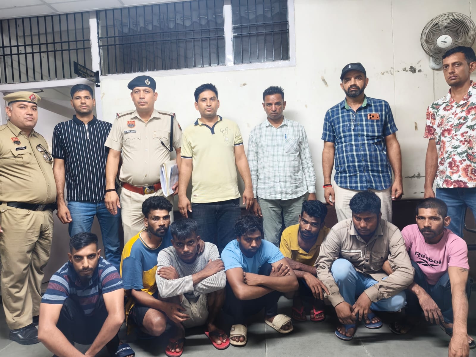 गुरुग्राम में ‘शटरबाज’ गैंग का पर्दाफाश: मेडिकल स्टोर में चोरी के बाद 7 बदमाश गिरफ्तार, 69 आपराधिक मुकदमे दर्ज