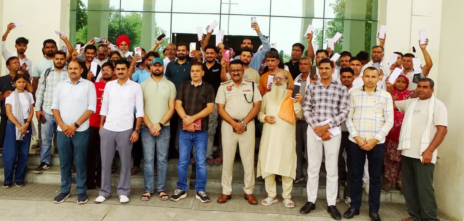 मोबाइल फोन गुम होने पर तुरंत CEIR पोर्टल पर करें शिकायत, कैथल पुलिस ने 78 मोबाइल ढूंढकर लौटाए