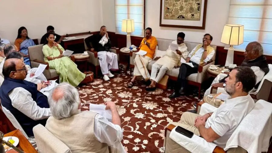 SIR पर विपक्ष का हल्ला-बोल : 23 पार्टियों ने CJI को लिखा पत्र, DMK और AAP के हस्ताक्षर का भी दावा