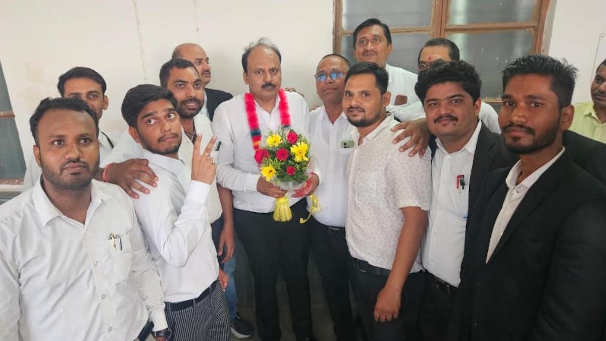 कवर्धा जिला अधिवक्ता संघ चुनाव: पोखराज परिहार ने सातवीं बार अध्यक्ष पद पर जीत दर्ज कर रचा इतिहास