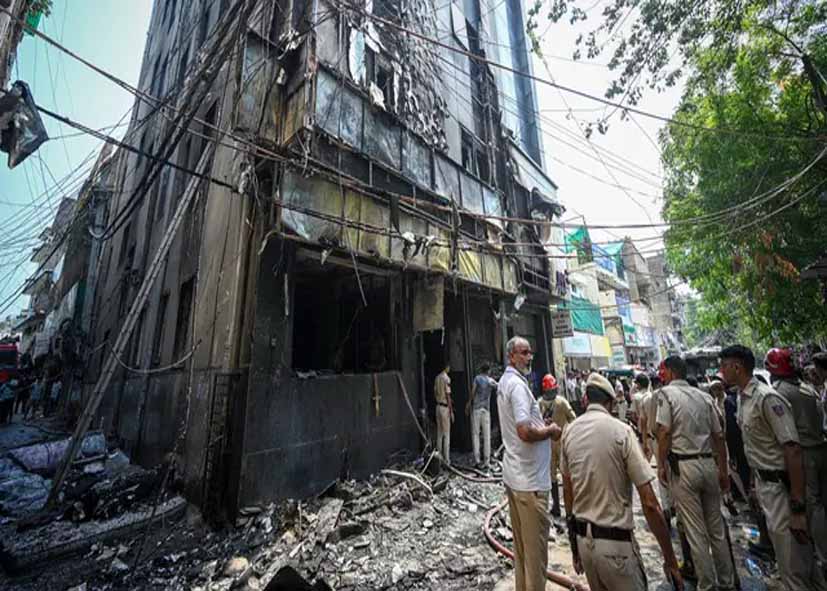 दिल्ली अग्निकांड के बाद एक्शन मोड में सरकार, अवैध B&B गेस्ट हाउसों पर कार्रवाई के आदेश