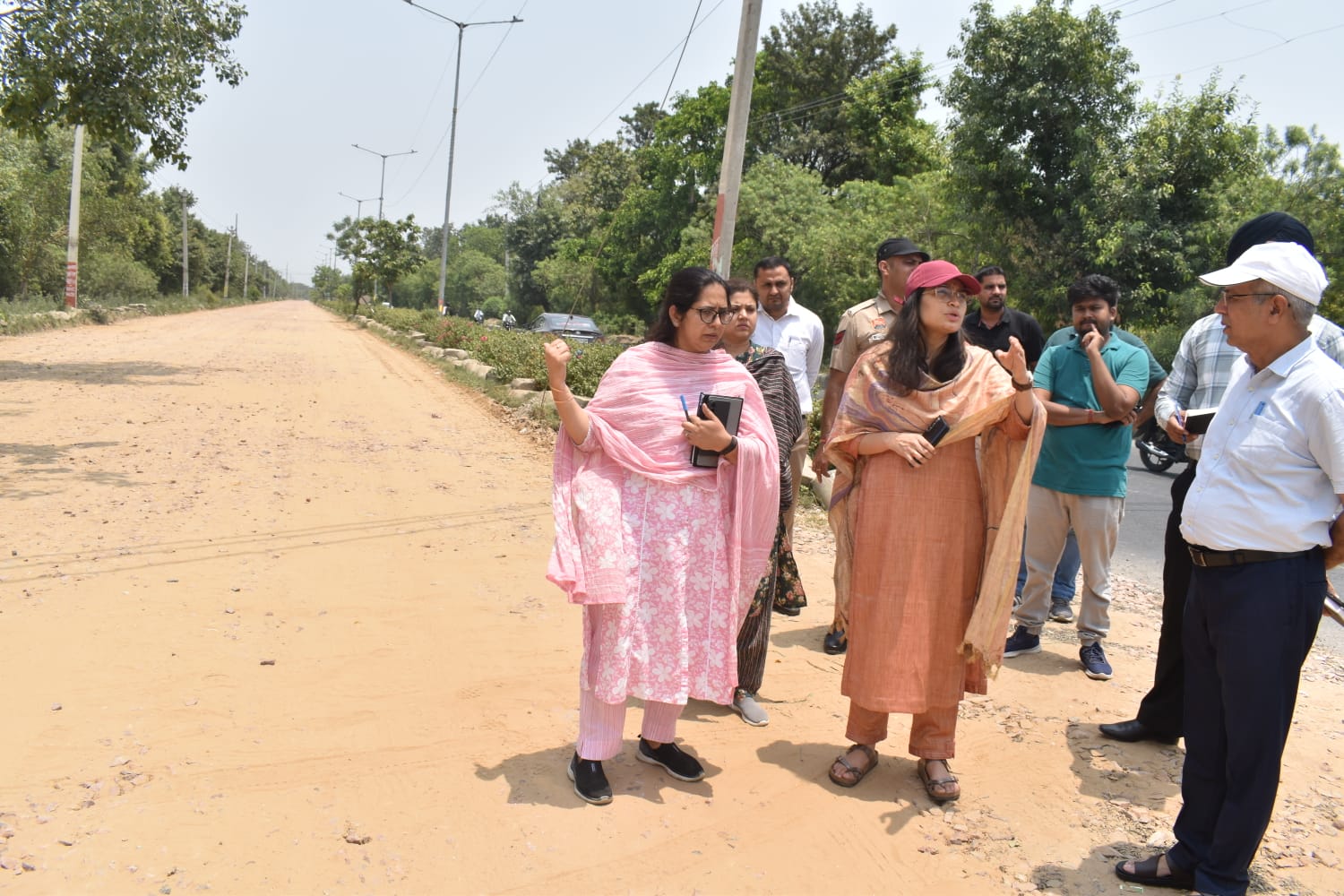 करनाल में सड़क निर्माण का औचक निरीक्षण: निगमायुक्त ने कहा- गुणवत्ता से समझौता नहीं, लापरवाही पर होगी कार्रवाई
