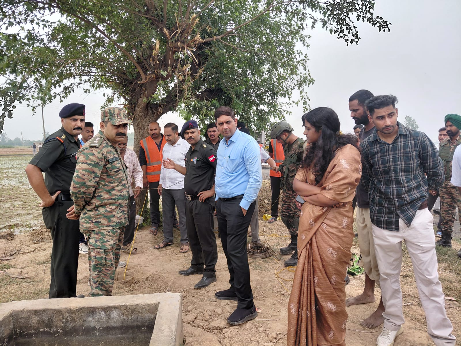 अंबाला: 220 फीट गहरे बोरवेल में गिरा 4 साल का बच्चा, सेना और NDRF का रेस्क्यू ऑपरेशन जारी