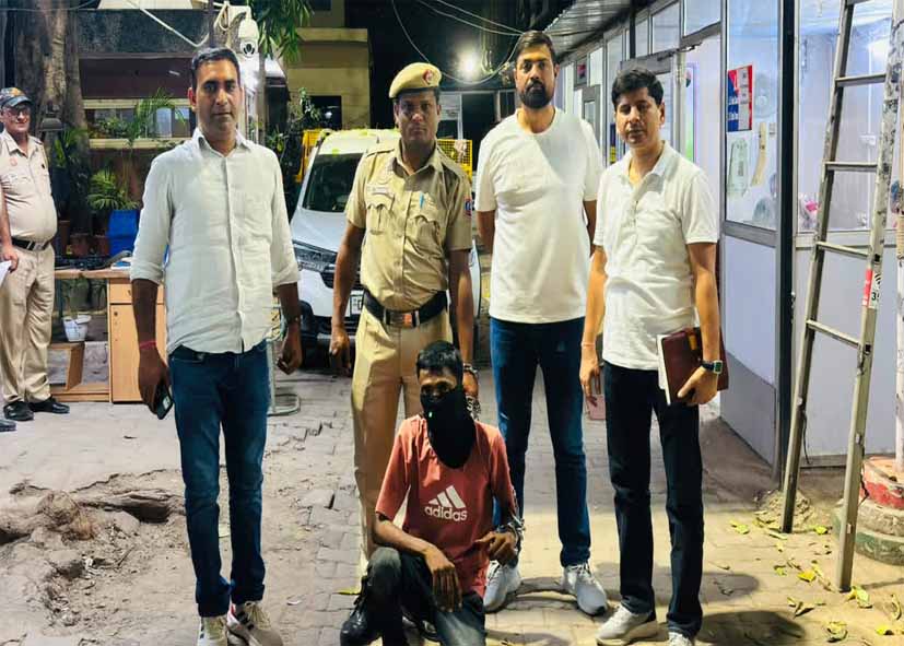 अरबाज ने कैंची से हमला कर कृष्ण को मार डालाः दिल्ली में शराब पार्टी के दौरान मर्डर, जानें जाम छलकाने के दौरान क्यों शुरू हुआ खूनी खेल