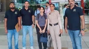 रूस में बैठे गैंगस्टर का भारत में ‘फाइनेंस नेटवर्क’ चला रही थी पत्नी: STF ने दबोचा, हत्या की साजिश से जुड़े तार
