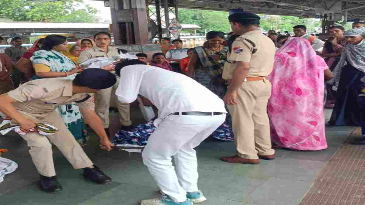 चलती ट्रेन में प्रसव पीड़ा, रेलवे स्टेशन पर महिला ने दिया बच्चे को जन्म, गुंजी किलकारी 