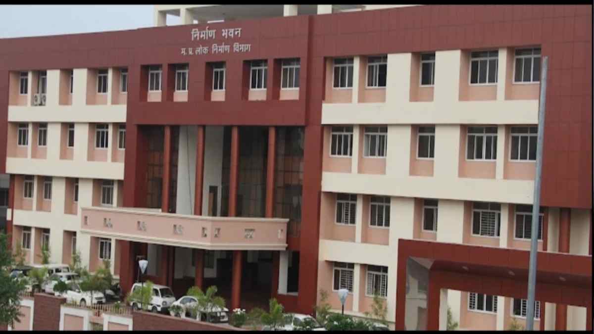 PWD के 9 इंजीनियर्स का कारनामा: ठेकेदारों को बचाने बना रहे थे 140 करोड़ की सड़कें, 19 सड़कों में गोलमाल का खेल, गुणवत्ता पर भी उठे सवाल