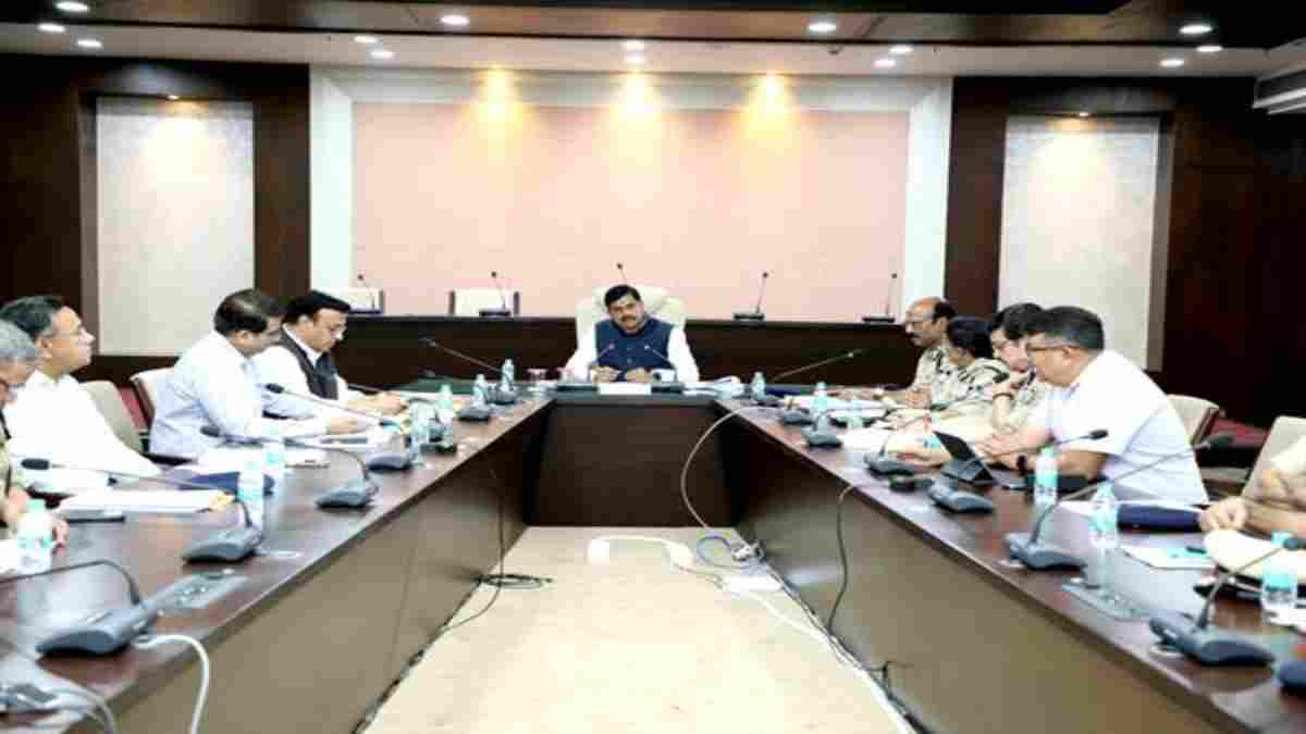 महिलाओं-बच्चों की सुरक्षा सर्वोच्च प्राथमिकता: CM मोहन का गृह विभाग को सख्त निर्देश, कहा- बेहतर कानून व्यवस्था के लिए वरिष्ठ अधिकारी भी रहें मुस्तैद