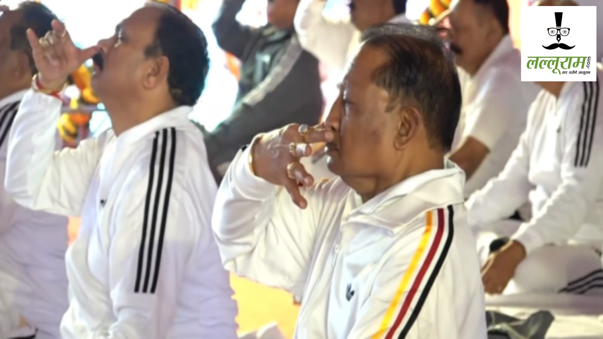 अंतर्राष्ट्रीय योग दिवस : CM साय ने अंबिकापुर में किया सामूहिक योगाभ्यास, लोगों से योग को दिनचर्या का हिस्सा बनाने की अपील