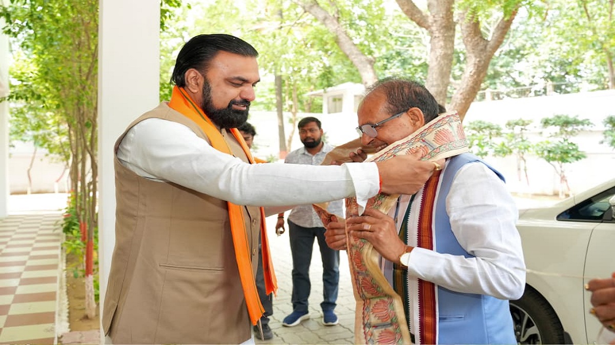 CM सम्राट ने शिवराज सिंह चौहान से की मुलाकात, किसानों की आय बढ़ाने समेत कई अहम मुद्दों पर हुई चर्चा