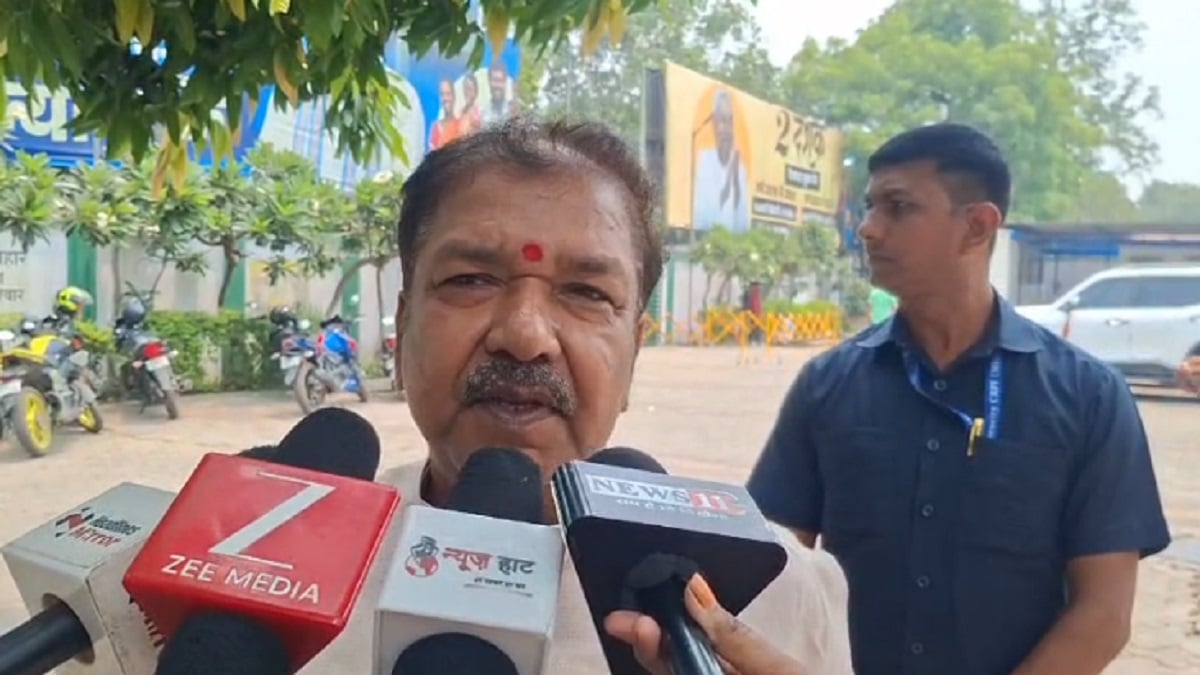 अचानक जदयू कार्यालय पहुंचे BJP मंत्री दिलीप जायसवाल, लालू-राबड़ी की सुरक्षा घटाने पर कही ये बड़ी बात