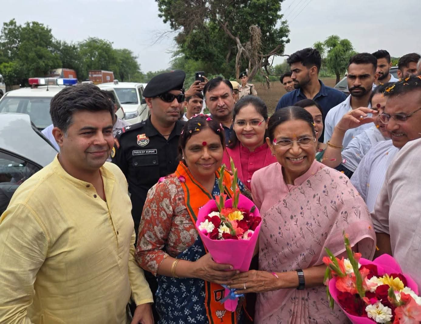 नारनौल में भाजपा प्रदेशाध्यक्ष अर्चना गुप्ता का भव्य स्वागत, कांग्रेस पर बोला तीखा हमला