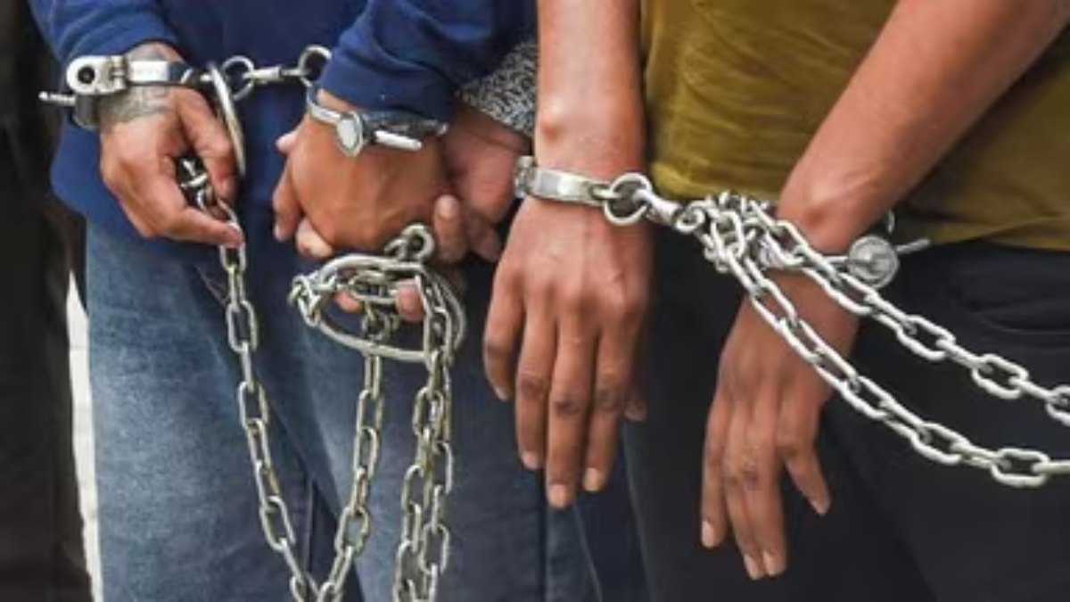 कटक में OPSC सिविल सर्विसेज परीक्षा में हाई-टेक नकल: अंडरगारमेंट्स में छुपाया था फोन, 4 गिरफ्तार