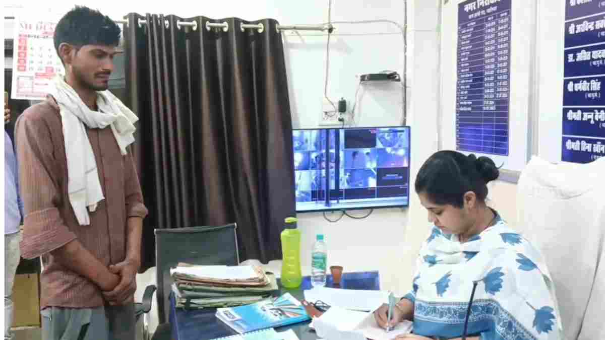 कोर्ट मैरिज के बाद बवाल: तीन बच्चों को छोड़ प्रेमी संग गई महिला, अब पति पर लगा किडनैपिंग का आरोप