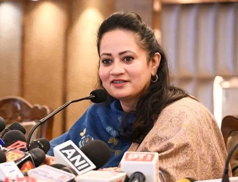 नारनौल में आरती राव का एक्शन मोड, डीडीपीओ पर कार्रवाई की सिफारिश, स्वास्थ्य सेवाओं को लेकर कई बड़ी घोषणाएं
